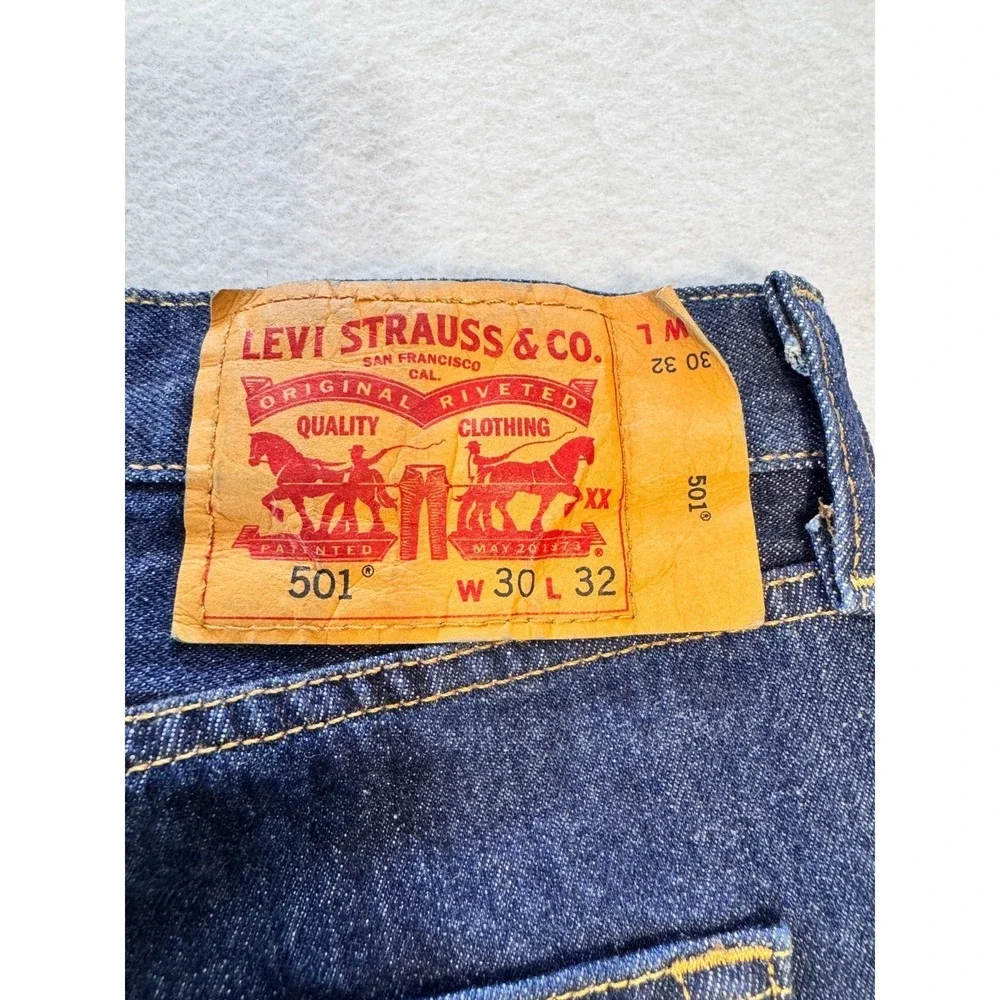Levi's 501 30x32 Button Fly Men's Original Fit Jeans Dark Blue Indigo Wash